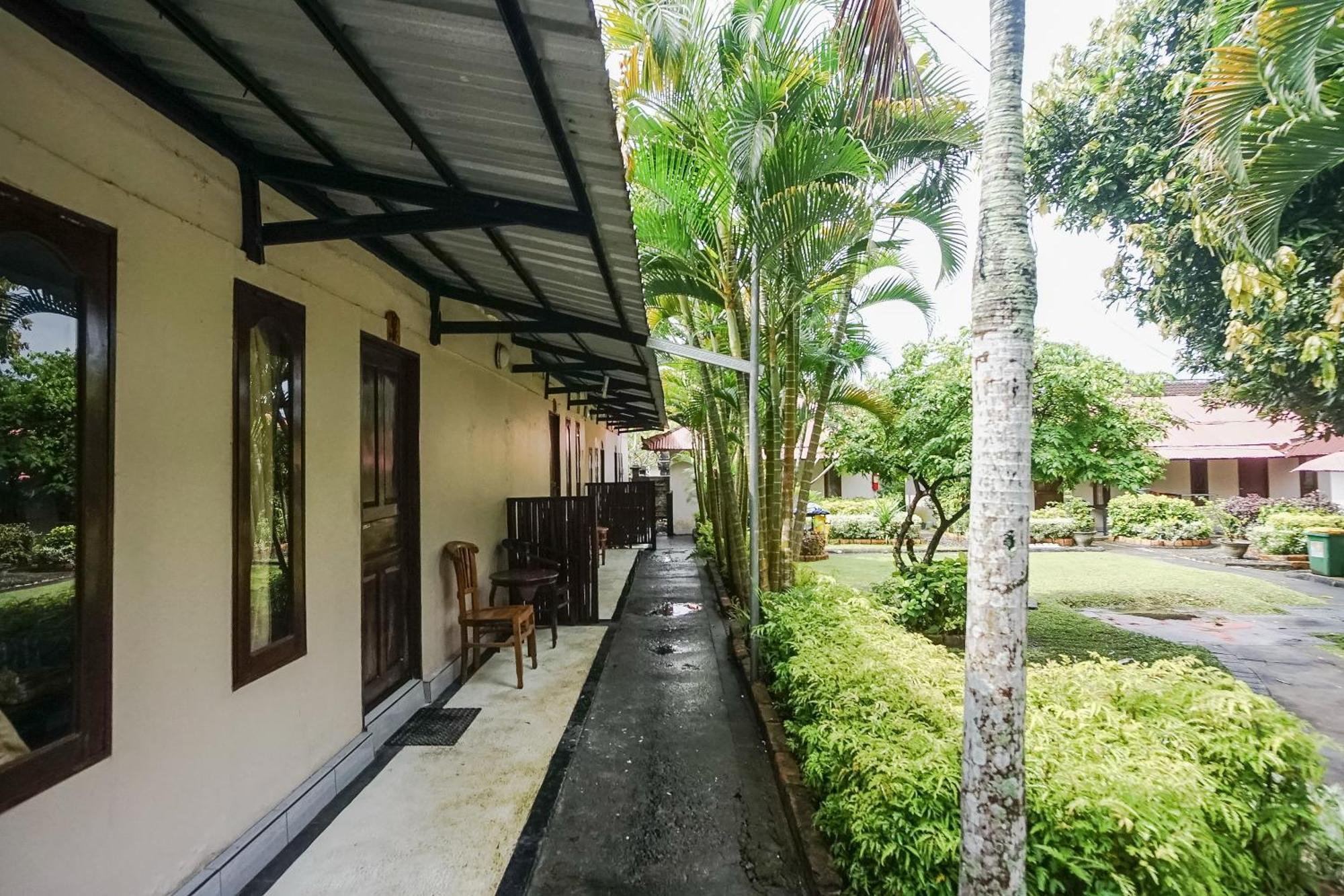 Готель Kampung 168 Джимбаран Екстер'єр фото