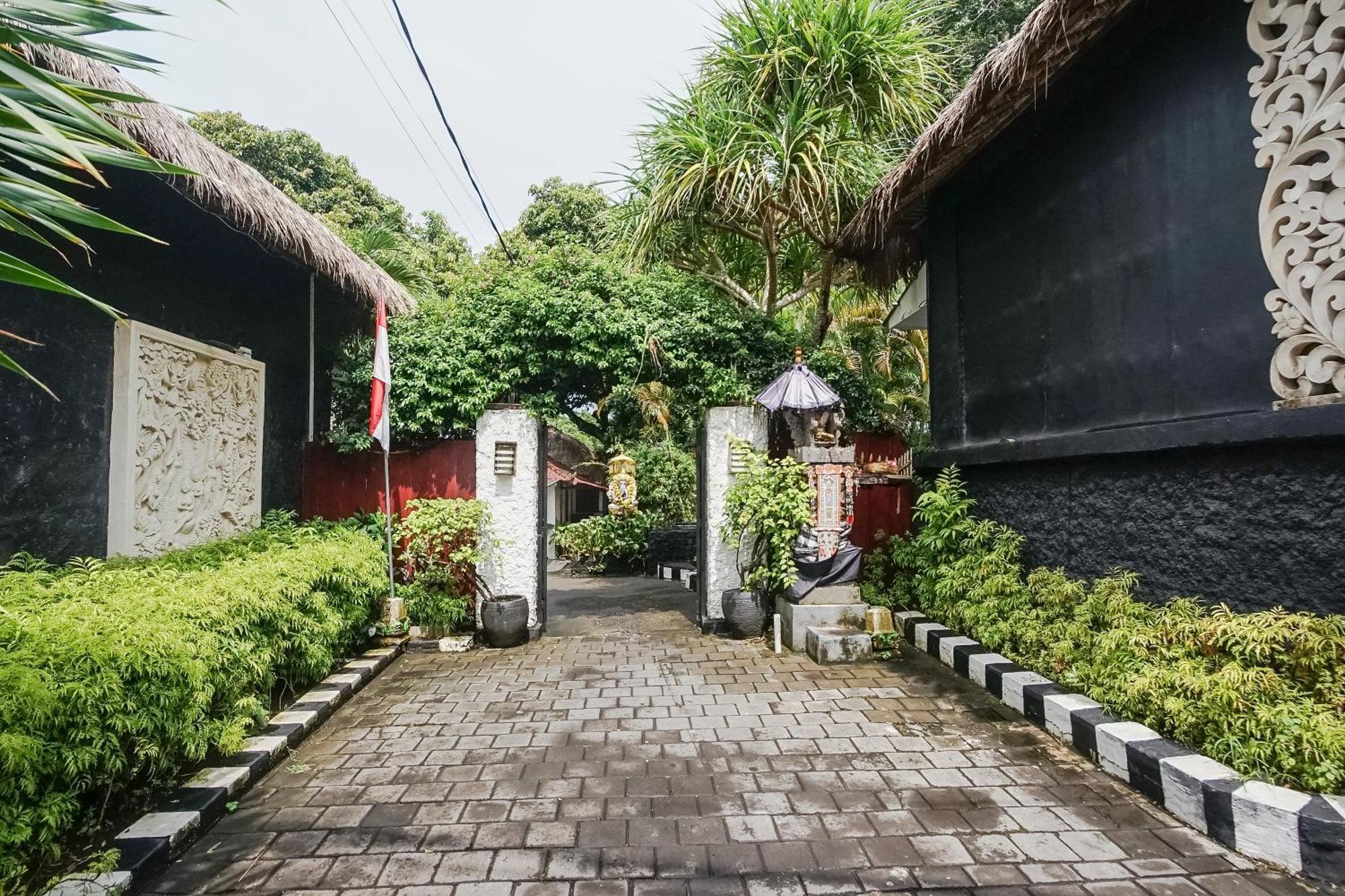 Готель Kampung 168 Джимбаран Екстер'єр фото